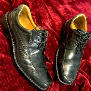 ecco size 42 (8-8.5 wide) gently broken in